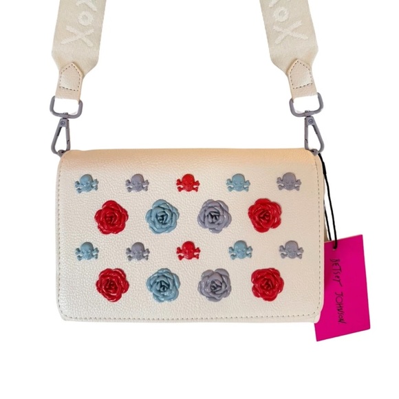 ☠️💜BETSEY JOHNSON XOSYBIL
ROSE & SKULL CROSSBODY BAG💜☠️NWT - Picture 3 of 15